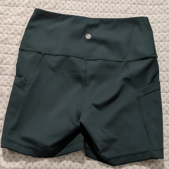 Yogalicious High Rise 5" seam Shorts XS - Picture 3 of 4